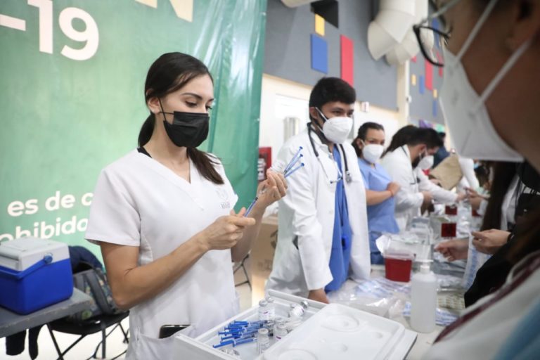 Se abre registro para vacunación contra COVID-19 de adolescentes de 15 a 17 años en México