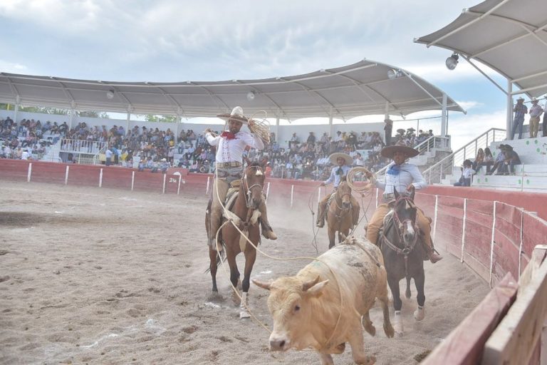Al frente, el LXXV Aniversario de la Asociación de Charros de Aguascalientes