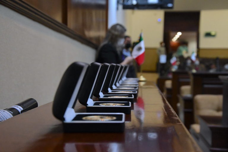 Periodiquear/ Bajo presión 