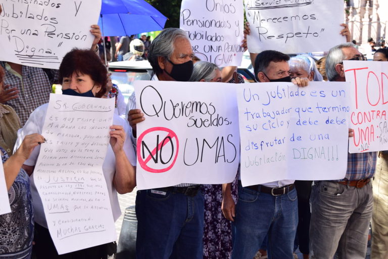 Jubilados del Isssspea piden a diputados entrantes que reformen la ley en materia de pensiones