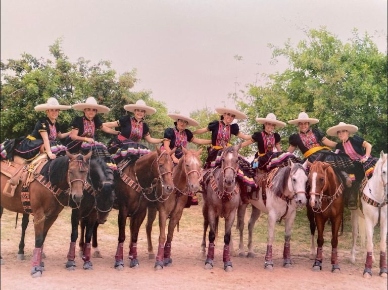 Las amazonas de Aguascalientes al Nacional Charro