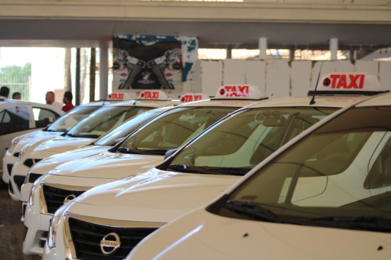 Concesiones de taxi que se entregaron no cuentan con transparencia 