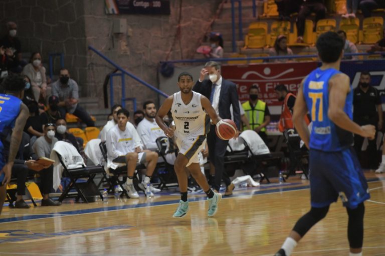 Panteras derrota a Astros en el “Hermanos Carreón”