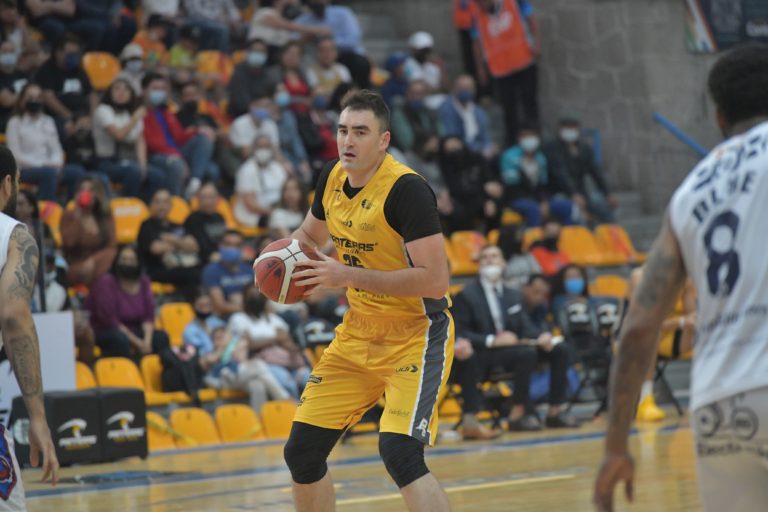 Panteras y Libertadores dividieron la serie