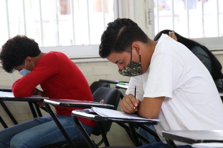 Se sigue aplicando el protocolo Escuela Segura en bachilleratos y universidades