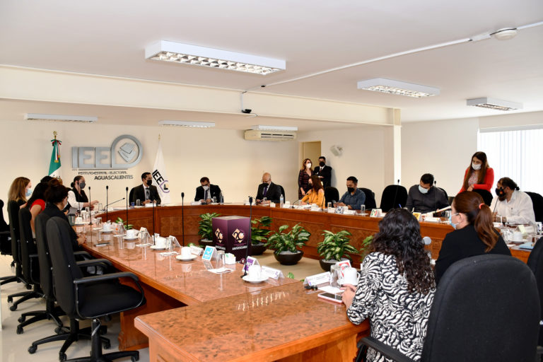 IEE reconoce labor de Consejerías Electorales tras 6 años de trabajo