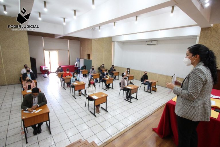 Aspirantes a jueces laborales presentan último examen de conocimientos del proceso de selección