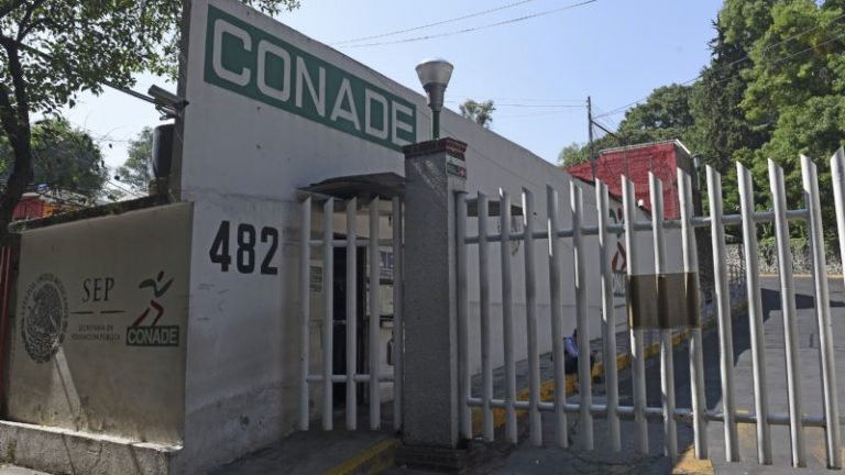 El SAT congela cuentas bancarias de la Conade