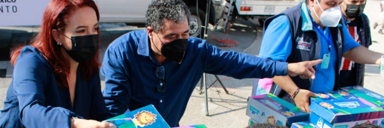 Ayuntamiento de Aguascalientes, Sisolar y Club Necaxa entregaron zapatos escolares