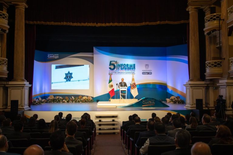 Martín Orozco rindió su Quinto Informe de Gobierno