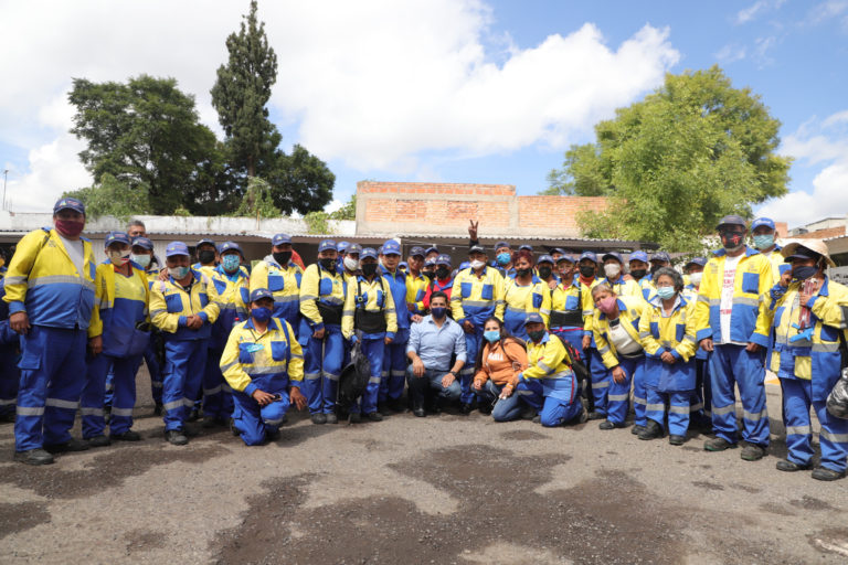 Leonardo Montañez reconoce labor de los trabajadores de aseo y limpia municipales