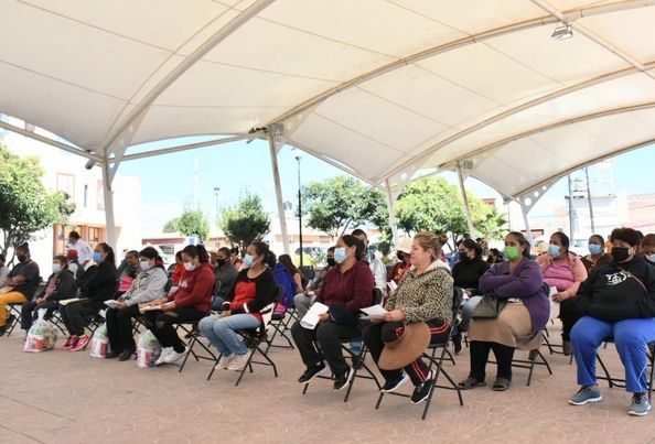 Continúan con las entregas de apoyos alimenticios en las zonas rurales de nuestros municipios.