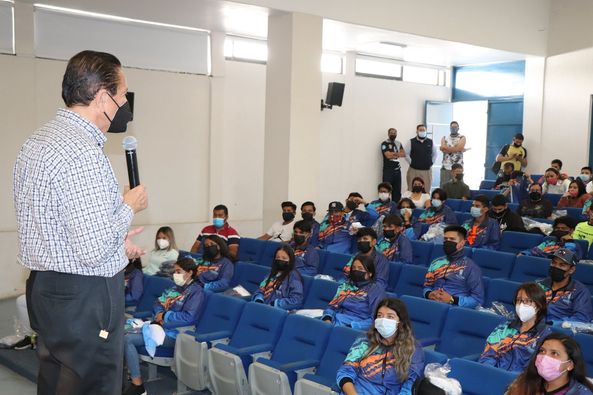 IDEA entregó uniformes a la representación aguascalentense de los Juegos Nacionales Populares 2021