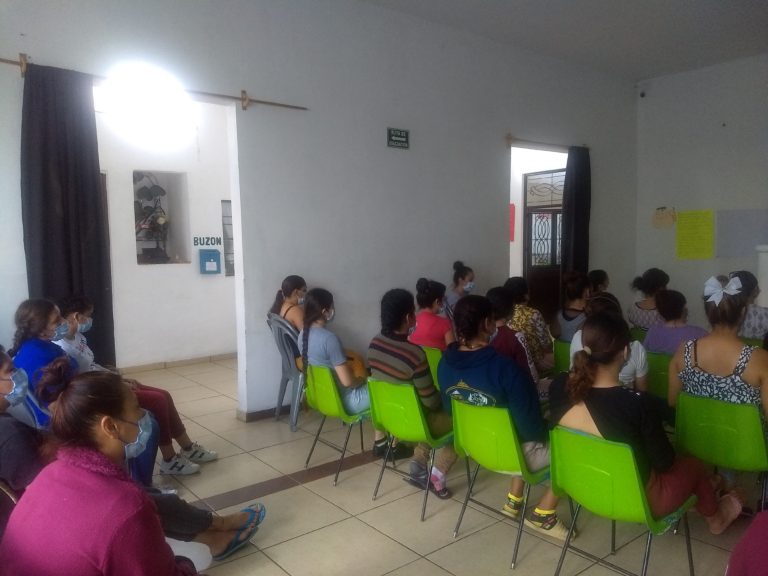 Cdhea presenta curso sobre la convivencia en anexo femenil   