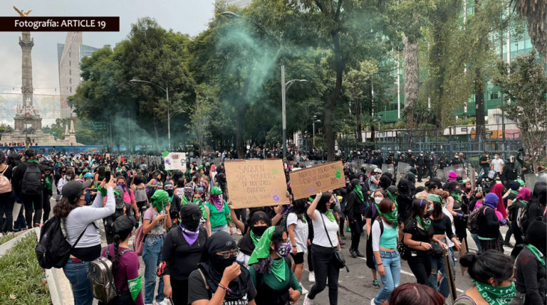 Denuncian ante CIDH a Estado mexicano por estigmatización de protestas feministas y uso indebido de la fuerza