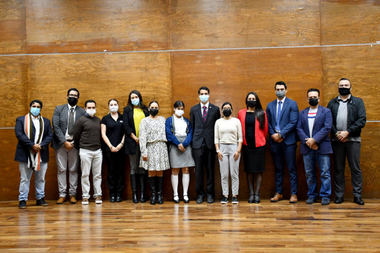 IEE celebró su XIII Concurso de Oratoria Juvenil 