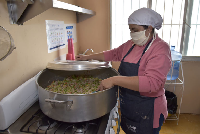 DIF Estatal brinda alimentos en 41 comedores comunitarios