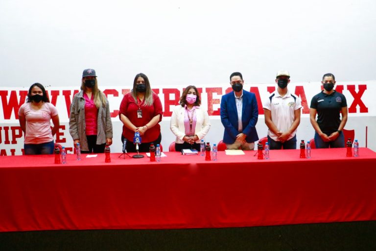 Issea, Necaxa, Lobas y Rieleros presentaron la campaña Hagamos Equipo Contra el Cáncer