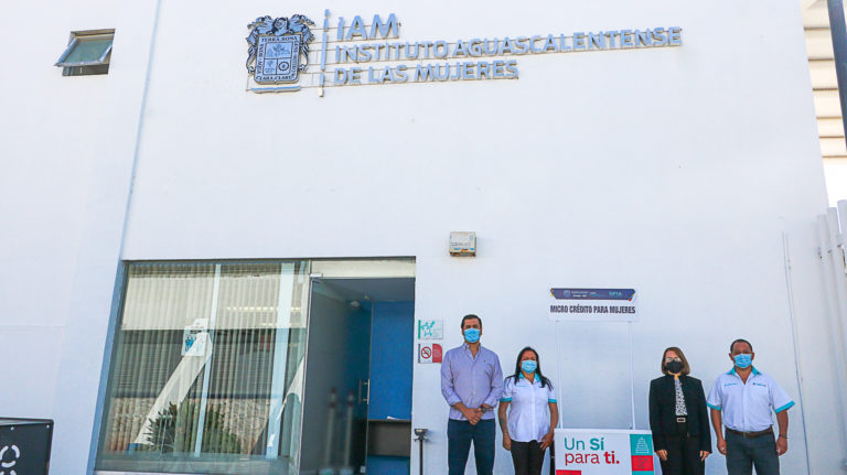 IAM y Sifia instalan módulos de atención para otorgar microcréditos a mujeres