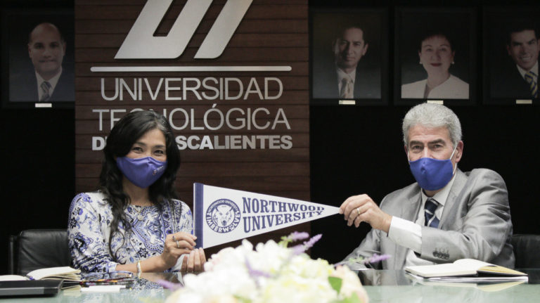 UTA y Universidad de Northwood colaboran en programas académicos para la comercialización automotriz