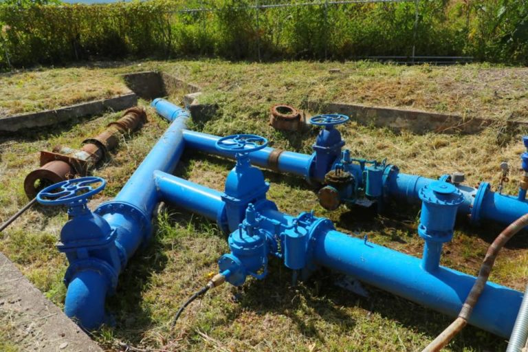 Martín Orozco entregó apoyos a usuarios de unidades de riego