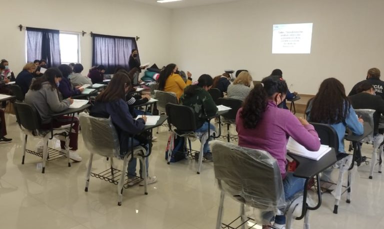 SSPE imparte taller de prevención de violencia hacia la mujer en Pabellón