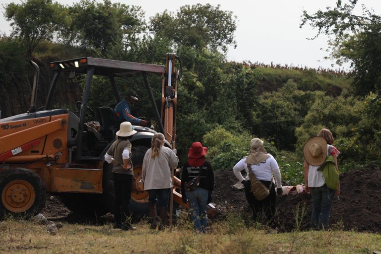 Ejido de Mixtlalcingo: Una mina de arena con olor a muerte