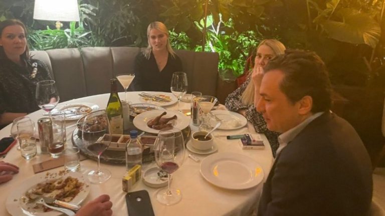 AMLO califica como un acto de provocación las fotos de Lozoya