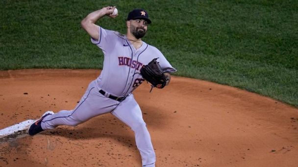 ¡Orgullo mexicano!José Urquidy, primer mexicano en abrir juegos en dos Series Mundiales distintas