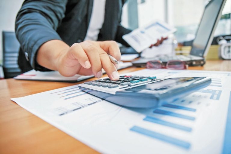 Contadores públicos podrían ser multados o sancionados con cárcel de no informar por posibles delitos fiscales de sus clientes