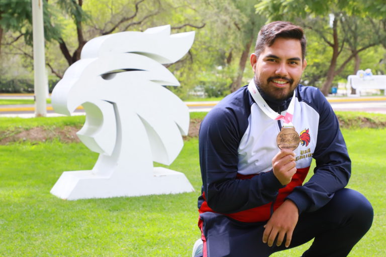 Atleta de la UAA gana medalla de bronce en Campeonato Nacional de Lucha Universitaria 2021