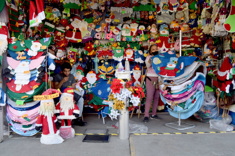 Comienza Tianguis Navideño en Aguascalientes