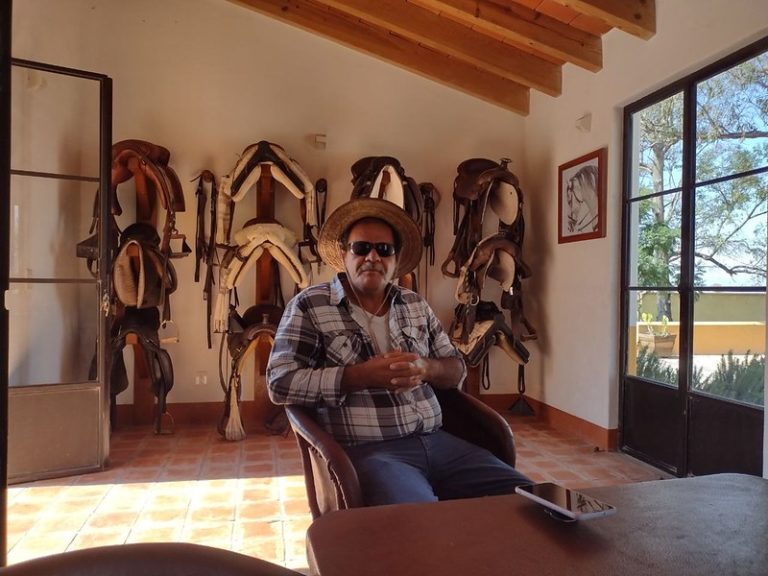 Luego de perder la vista, Don Juan aprendió el oficio de caballerango