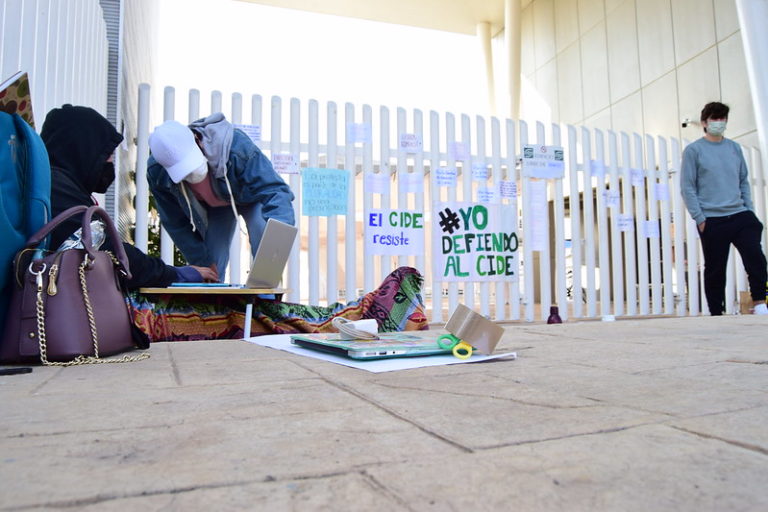 Comunidad estudiantil del CIDE se va a paro indefinido