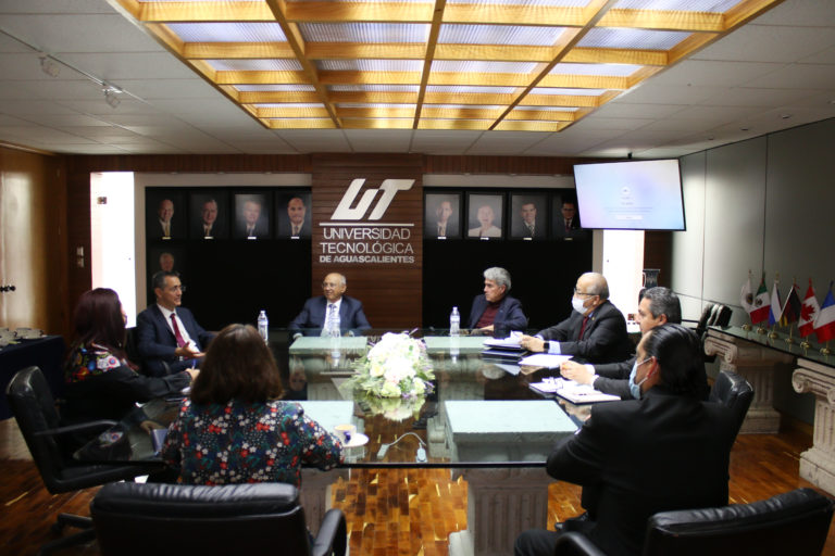 UTA fortalecer su nueva especialidad en Diseño y Desarrollo de Equipamiento 