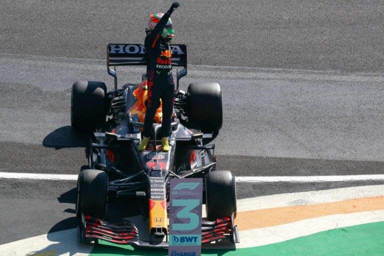 Checo Pérez queda en segundo lugar del Gran Premio de Bélgica