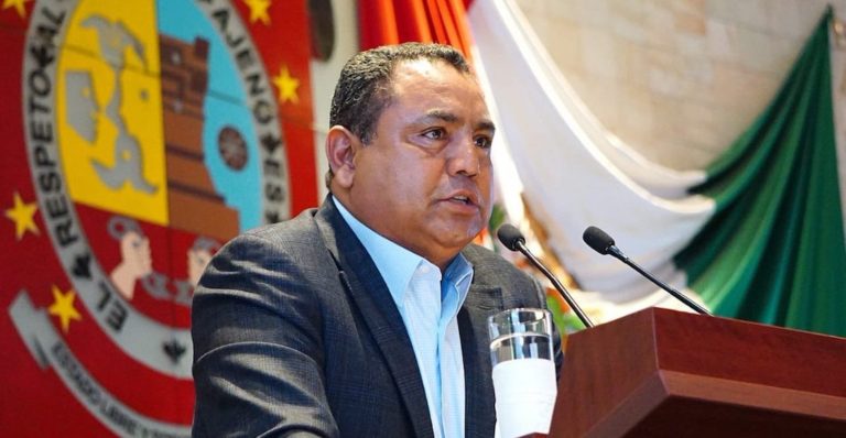 Por ultrajes a la autoridad, diputado priista está a punto de perder su curul en Congreso de Oaxaca