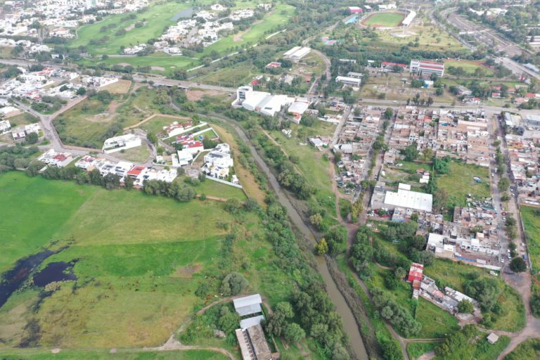 Entrega Leonardo Montañez un nuevo colector sanitario en Aguascalientes