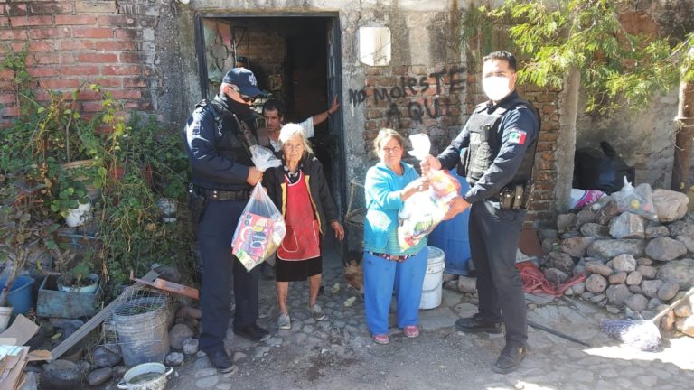 POLICÍAS REPARTIERON DESPENSAS EN COMUNIDADES DE CALVILLO, Aguascalientes