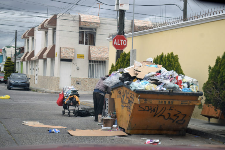 Empresas de recolección de basura saturan los contenedores municipales de Aguascalientes
