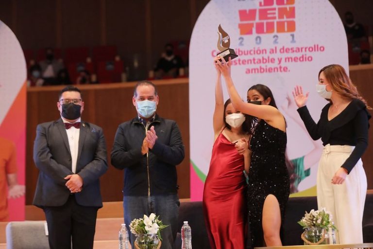 Entregan el Premio Estatal de la Juventud 2021