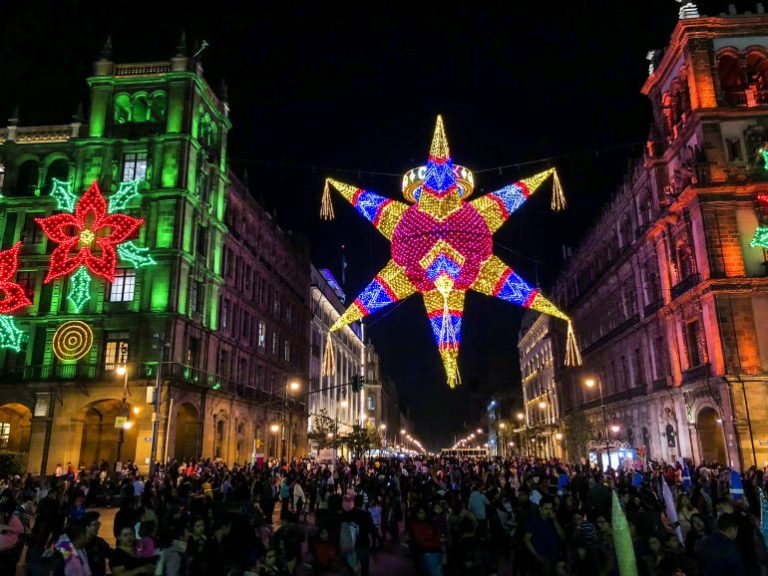 Pese a recomendación de la OMS de cancelar festejos navideños, verbena en el Zócalo seguirá abierta