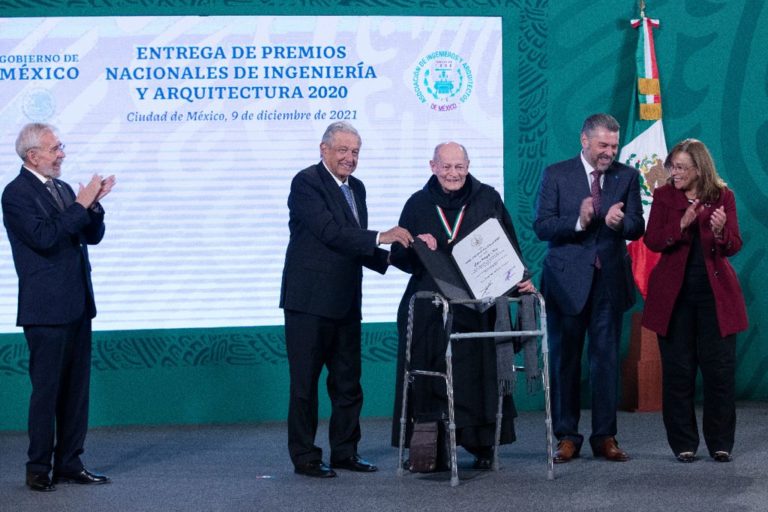 Presidente entrega Premios Nacionales de Ingeniería y de Arquitectura 2020
