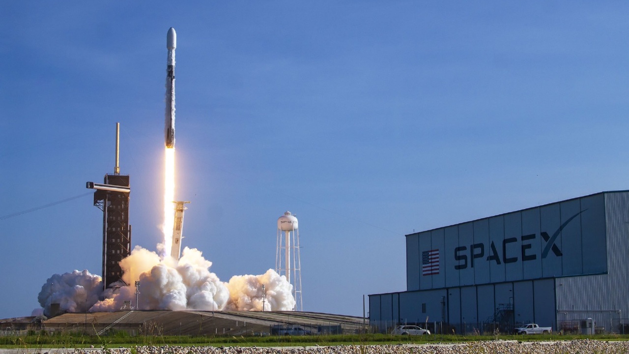 Cohete de SpaceX colisionará intencionalmente con la luna