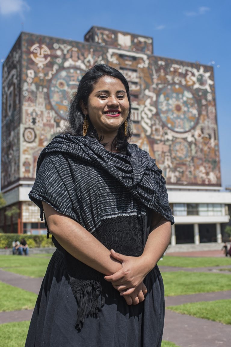 Nadia López García, poeta bilingüe, llevará lenguas originarias a The British Museum