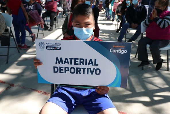 IDEA entrega equipo deportivo a niños de Cosío, Aguascalientes