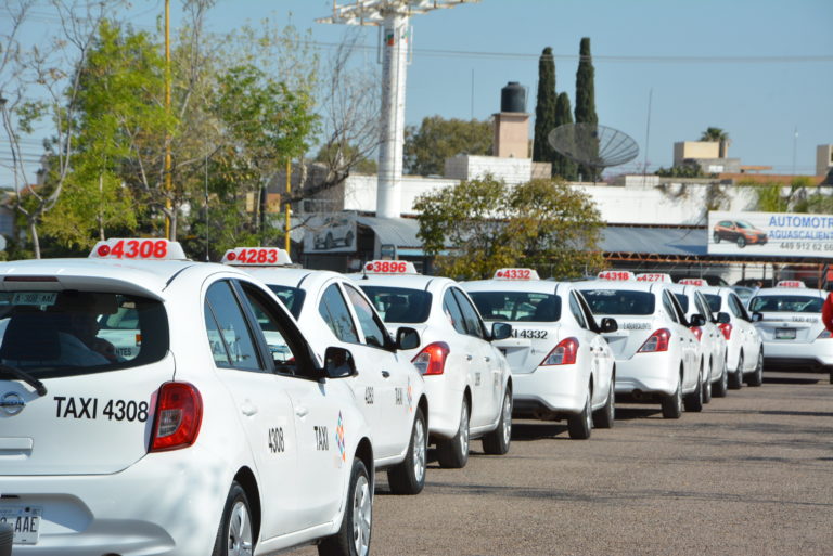 Se realizó revista e identificación YoVoy a taxis de Aguascalientes