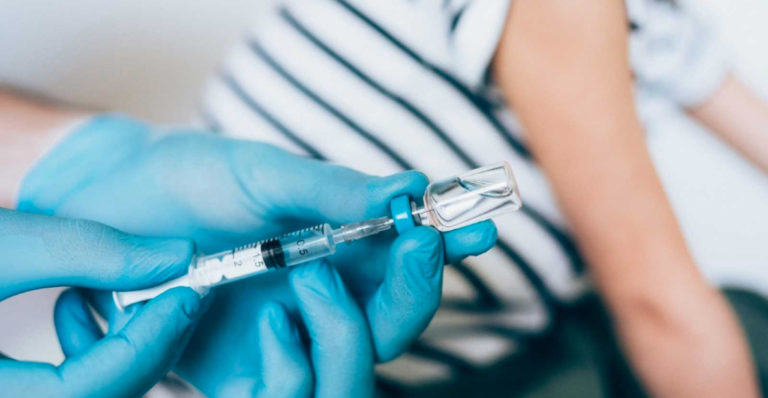 Si la vacuna es poca… al niño no le toca: La infancia, desprotegida ante la pandemia