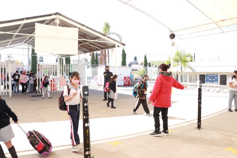 IEA y SNTE respaldan regreso total a las aulas