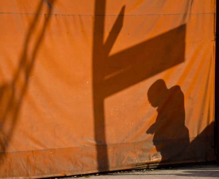 Actos de acoso o abuso ejercidos por servidores públicos sólo son considerados una falta de respeto